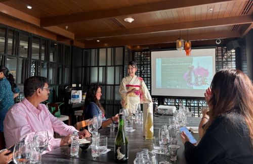 写真　試飲会の様子（ジェトロ撮影）