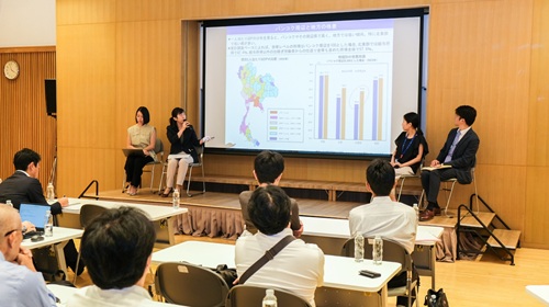 写真　パネルディスカッションの様子（Photo: IOM/Shuzo Sato）