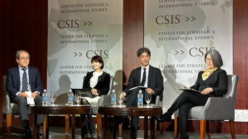 写真　左から西村氏、竹内氏、富田氏、ナカノ氏（ジェトロ撮影）
