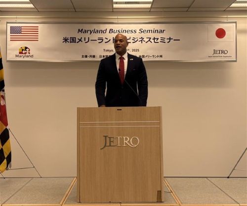 写真　講演するメリーランド州のムーア知事（ジェトロ撮影）