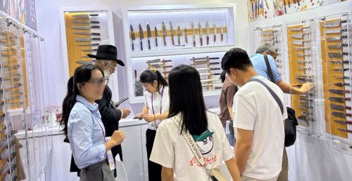 写真　来場者でにぎわうジャパンパビリオン（ジェトロ撮影）