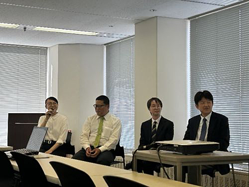 写真　パネルディスカッションの様子（近畿経済産業局撮影）