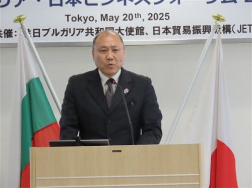 写真　ジェトロ・片岡副理事長による開会あいさつ（ジェトロ撮影）