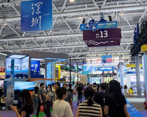 写真　「第21回中国（深セン）国際文化産業博覧交易会」の様子（ジェトロ撮影）