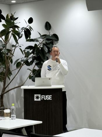 写真　SVSA理事長の篠原氏による基調講演の様子（ジェトロ撮影）