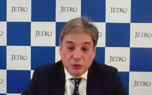 写真　開会あいさつをする仲條理事（ジェトロ撮影）