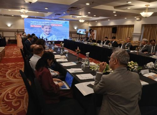 写真　ADBパキスタン事務所の「新たなカントリー・パートナーシップ戦略」説明会（ジェトロ撮影）
