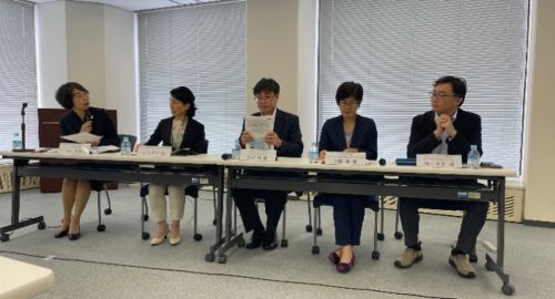 写真　パネルディスカッションの様子（ジェトロ撮影）