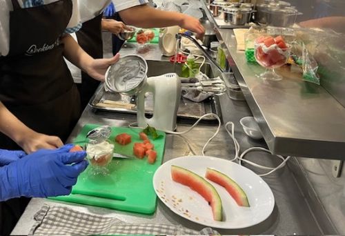 写真　料理体験の様子（ジェトロ撮影）