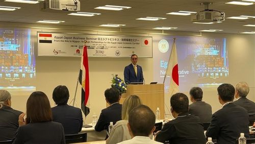 写真　基調講演を行うハッサン・ハティブ投資貿易相（ジェトロ撮影）