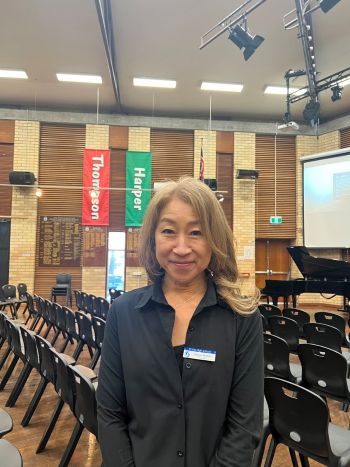 写真　IECで20年にわたり日本人子弟をサポートするフェルナー氏（ジェトロ撮影）