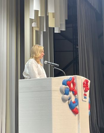 写真　ゼレンスカ大統領夫人のスピーチ（ジェトロ撮影）