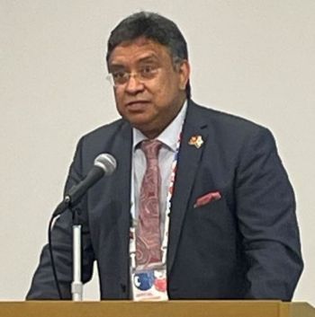 写真　ムラド社長のスピーチ（ジェトロ撮影）