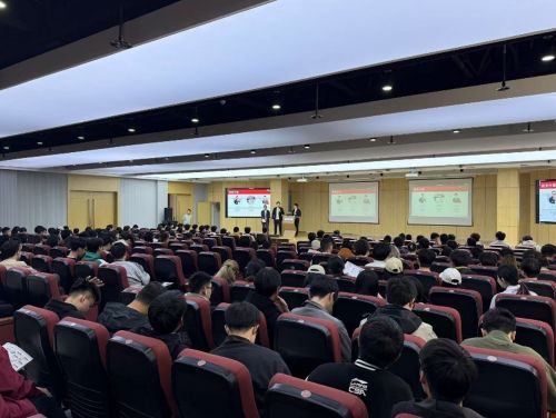 写真　4月9日に実施されたIT人材採用説明会の様子（ジェトロ撮影）