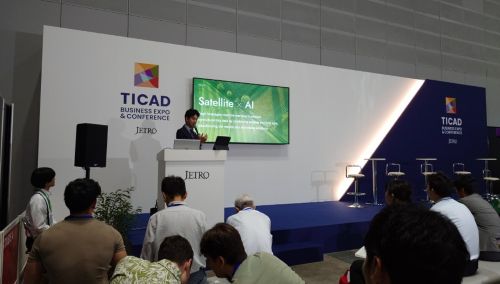 写真　サグリのセッション（ジェトロ撮影）