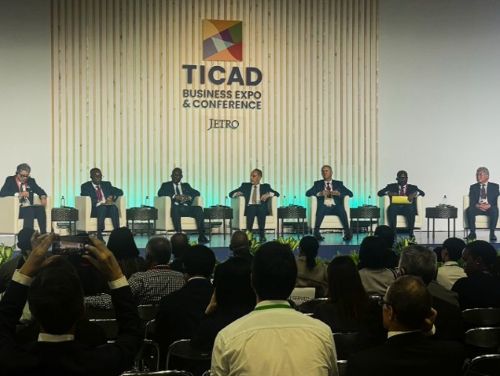 写真　「日・アフリカ新時代を切り拓く」ステージ（ジェトロ撮影）