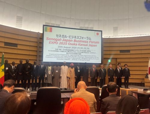 写真　記念撮影の様子（ジェトロ撮影）