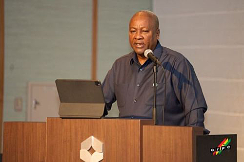 写真　ジョン・マハマ大統領のスピーチ（ガーナ投資促進センター提供）