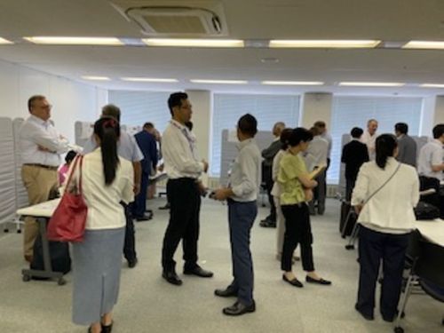 写真　活発だった商談会（ジェトロ撮影）