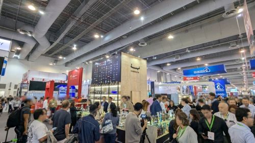 写真　来場者でにぎわう会場（ジェトロ撮影）