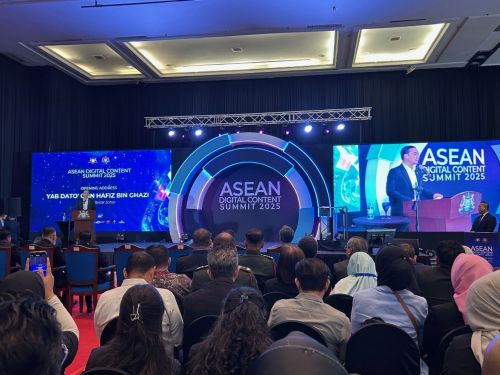 写真　ウィルソンデジタル副大臣の基調講演（ジェトロ撮影）