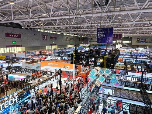 写真　来場者でにぎわう会場（ジェトロ撮影）