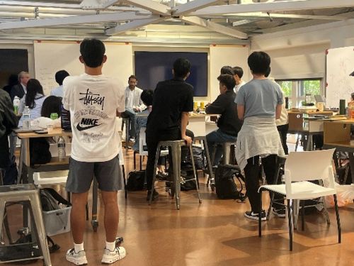 写真　熱心に講義を聴く参加者たち（ジェトロ撮影）