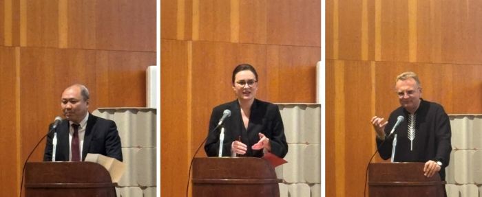 写真　スピーチする、左から片岡ジェトロ副理事長、スビリデンコ第1副首相兼経済相（現首相）、サドビー市長（ジェトロ撮影）