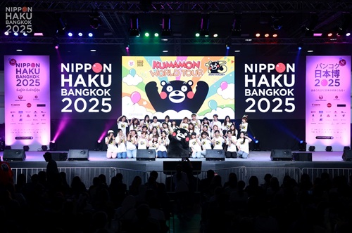 写真　くまモンステージの様子（バンコク日本博提供）