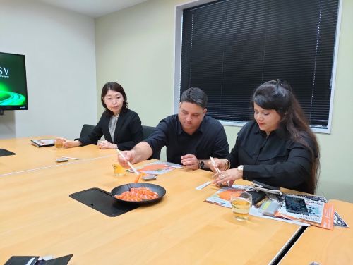 写真　商談時の様子（ジェトロ撮影）