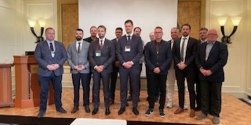 写真　スロバキア訪日ミッション団の集合写真（ジェトロ撮影）