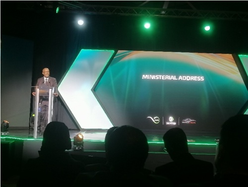 写真　タウ大臣による基調講演（ジェトロ撮影）