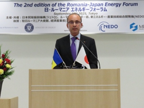 写真　スピーチするブショイ次官（ジェトロ撮影）