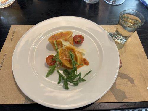 写真　日本酒とのペアリングで提供されたイタリア料理（ジェトロ撮影）