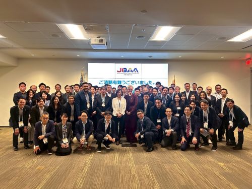 写真　ミッション参加者集合写真（ジェトロ撮影、10月6日）