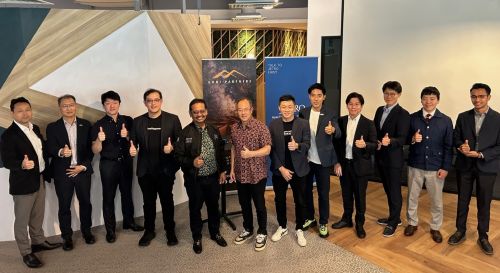 写真　登壇者と主催者の集合写真（ジェトロ撮影）