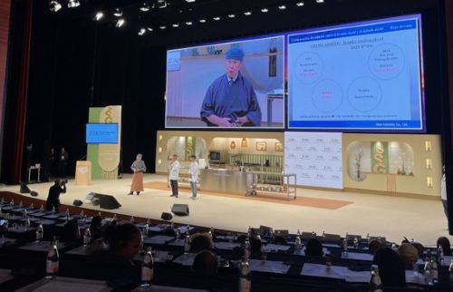 写真　昆布だしのプレゼンテーション（ジェトロ撮影）