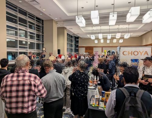 写真　一般向けの試飲会（ジェトロ撮影）