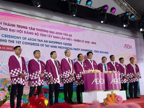 写真　グランドセレモニーの様子（ジェトロ撮影）