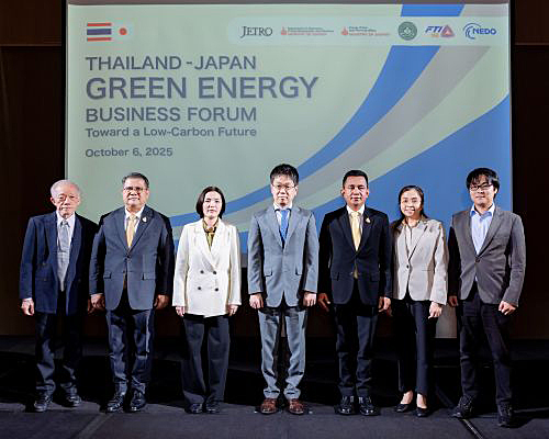 写真　登壇者（主催者提供）