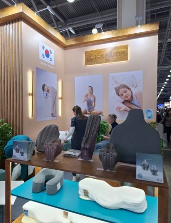 写真　韓国の睡眠グッズを体験できるロシア企業のブース（ジェトロ撮影）