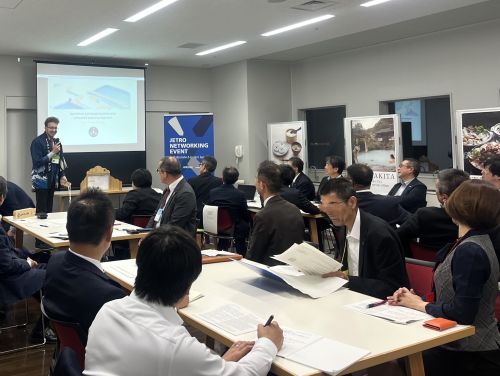 写真　参加外資系企業によるプレゼンテーション（ジェトロ撮影）