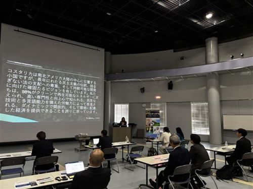 写真　スッシ大使によるあいさつ（ジェトロ撮影）