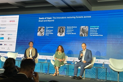 写真　持続可能なイノベーションフォーラム2025に登壇したre.greenのマリアナ・バルボーザ氏（中央）（ジェトロ撮影）