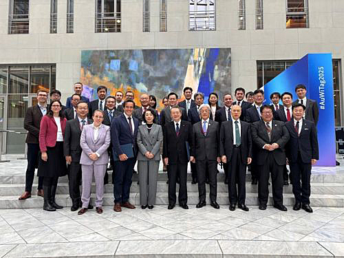 写真　日商・東商ミッション団によるDIHK訪問（DIHK提供）