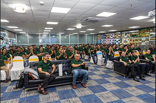 写真　式典の様子（日立チャネルソリューションズ提供）