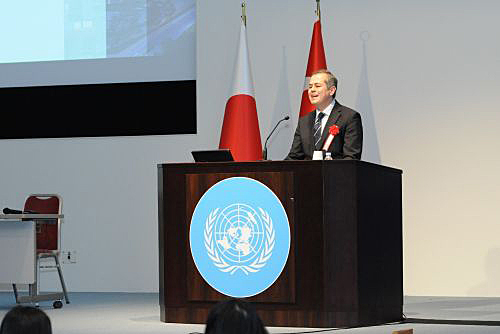 写真　プレゼンテーションを行うイスタンブール金融センター（IFC）のアフメト・イヒサン・エルデム最高経営責任者（CEO）（トルコ大統領府投資・財務局提供）