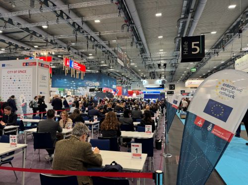 写真　会場内に設置されたB2Bマッチメイキングの商談スペース（ジェトロ撮影）