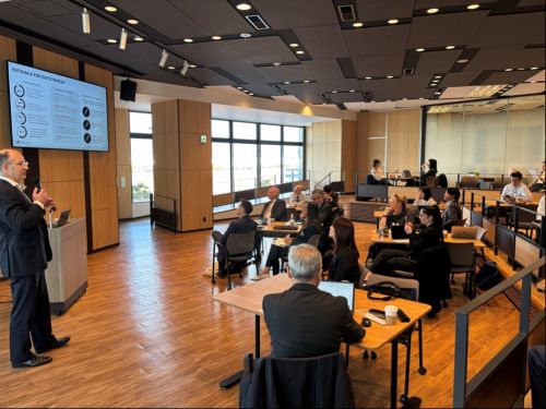 写真　神戸クリエイティブラボでのピッチイベントの様子（ジェトロ撮影）