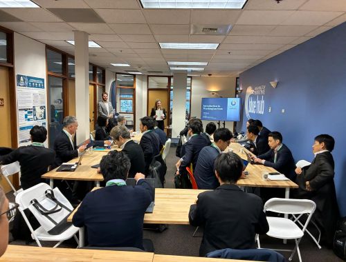 写真　WA州商務省による同州概要に関するブリーフィング（ジェトロ撮影）